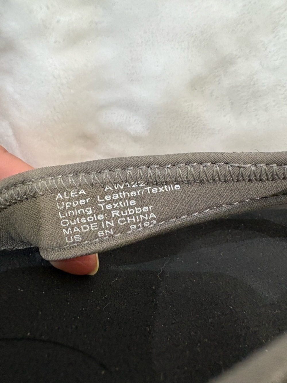 ABEO WOMAN’S PEWTER ALEA B.I.O. SYSTEM THONG SANDALS SIZE 8N
IN BOX - Picture 13 of 14